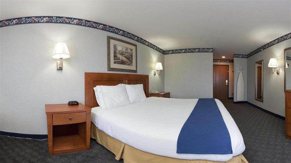 Comfort Inn & Suites Napoleon Eksteriør billede