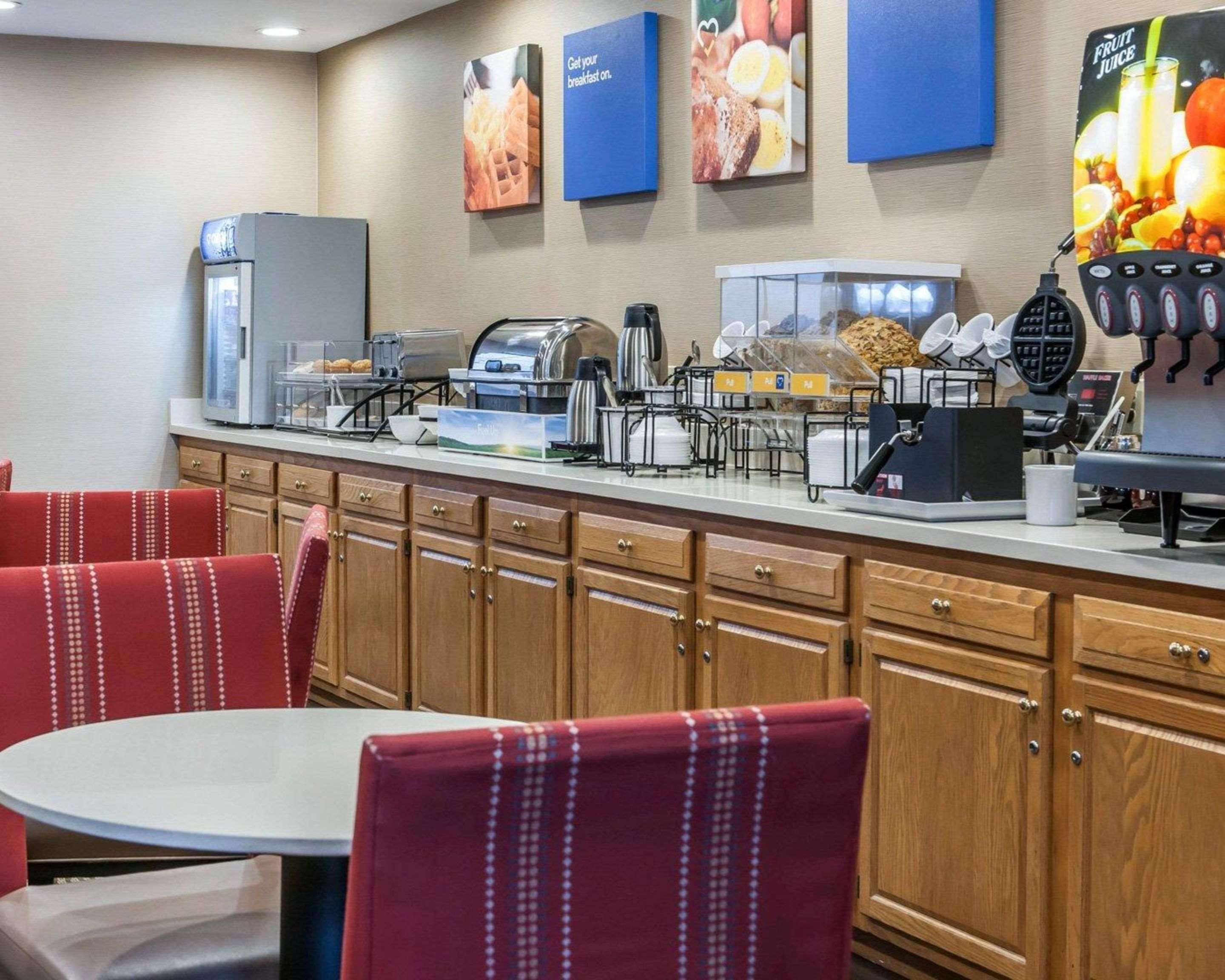 Comfort Inn & Suites Napoleon Eksteriør billede