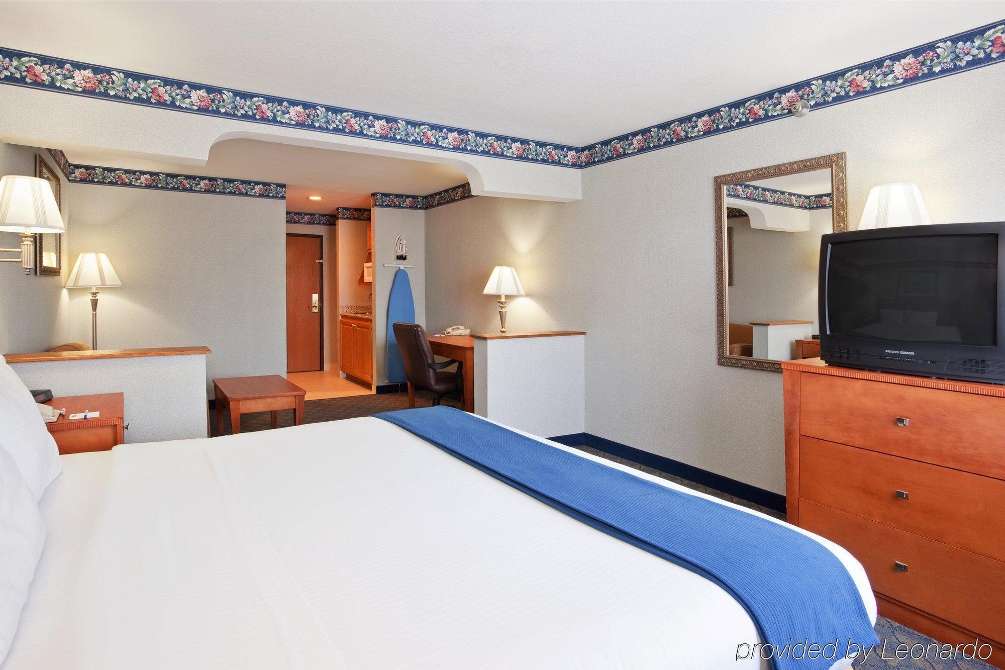 Comfort Inn & Suites Napoleon Værelse billede